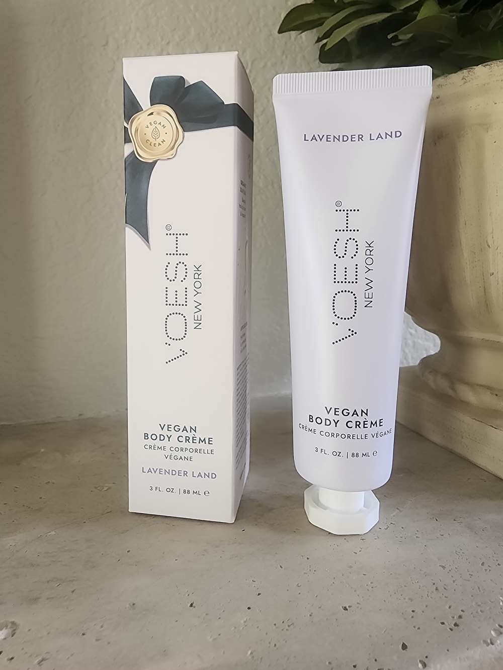 Voesh Lavender Land Vegan Body Crème - White